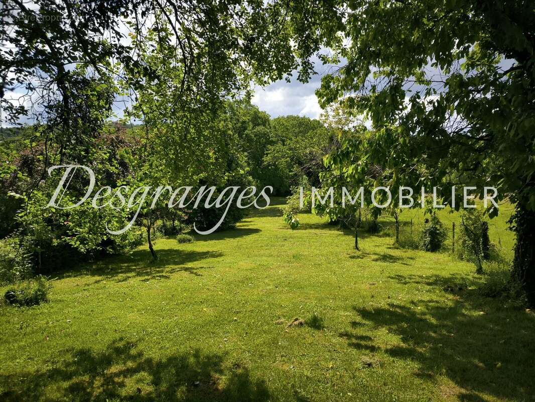 Maison 434 m² à Payzac  - photo 9