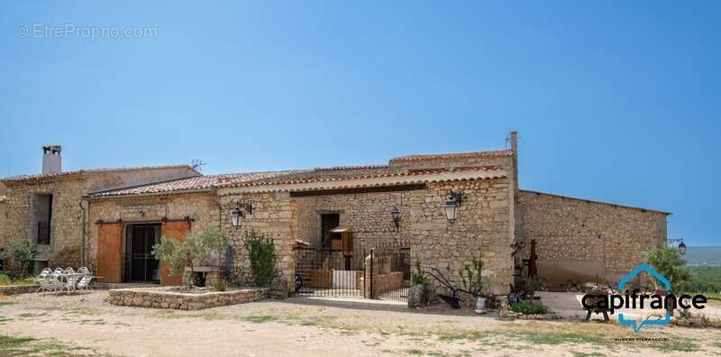 Maison à REGUSSE