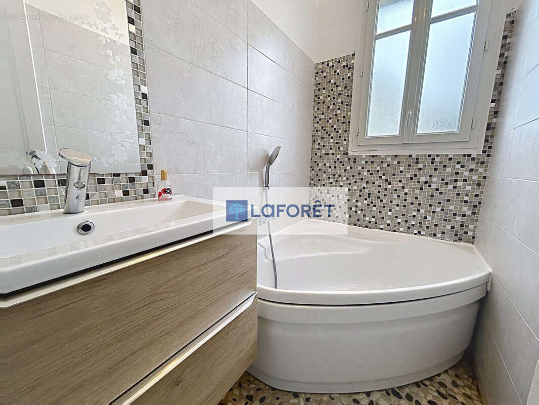 Maison à SARTROUVILLE