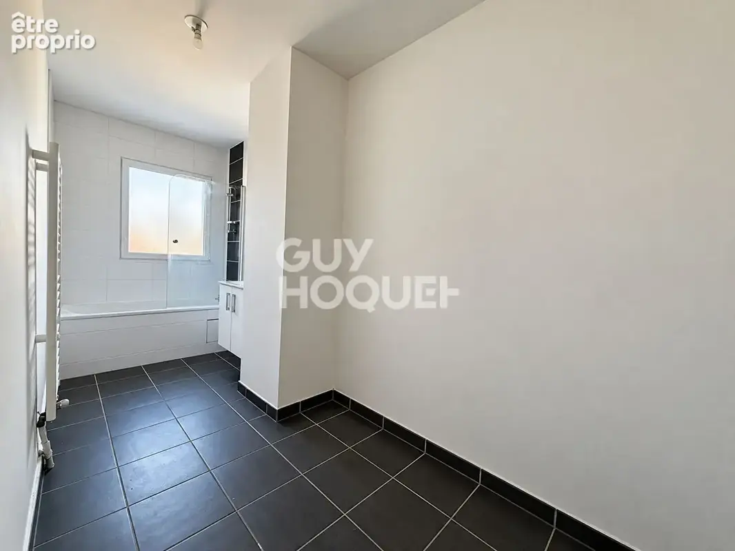 Appartement - 3 pieces - tramway - photo 9