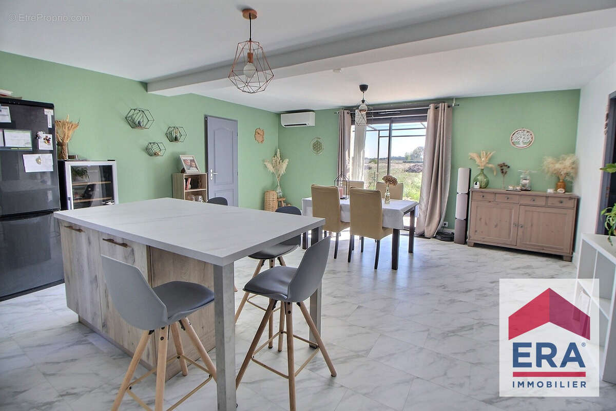 Maison à SUZE-LA-ROUSSE