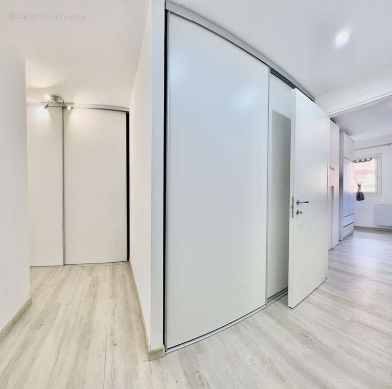 Appartement à ROQUEBRUNE-CAP-MARTIN