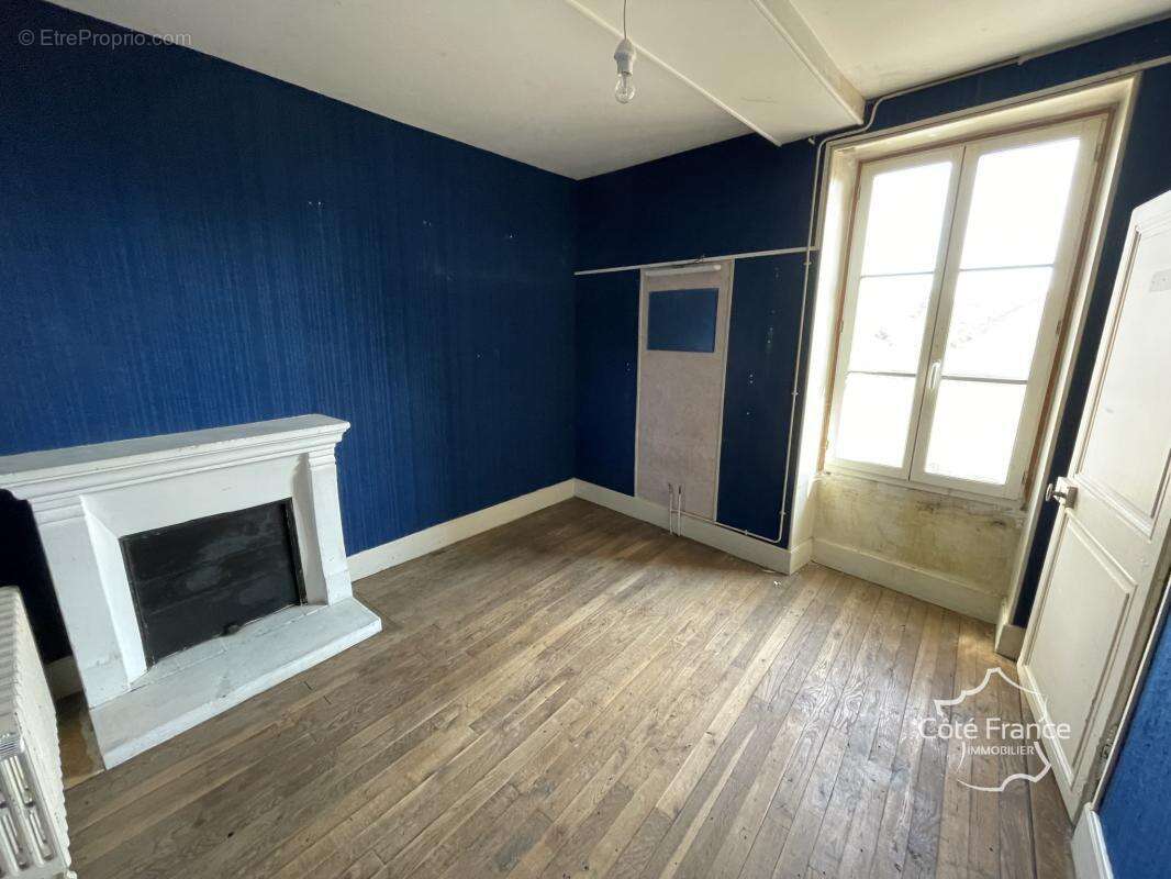 Maison à COULANGES-SUR-YONNE