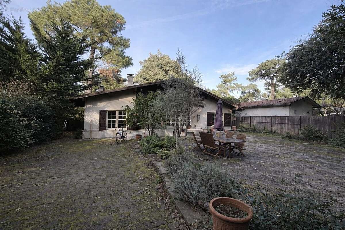 Maison à LE BOUSCAT