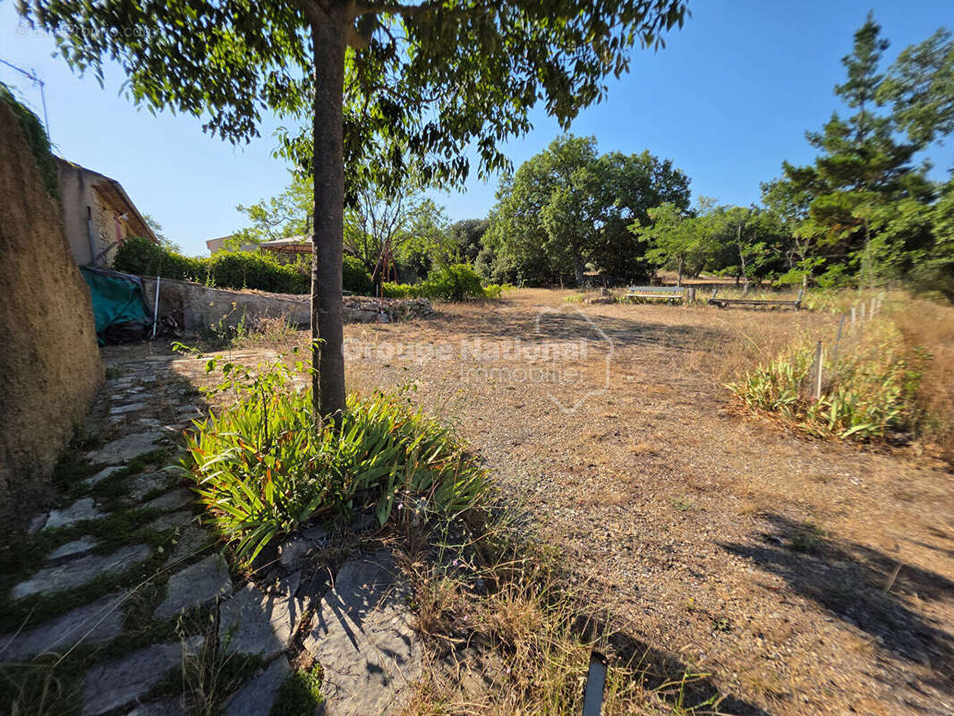 Bas de villa en campagne à Saint-Julien-le-Montagnier (83560) - photo 2