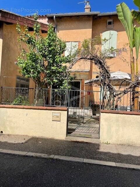 Maison à CASTELMAYRAN