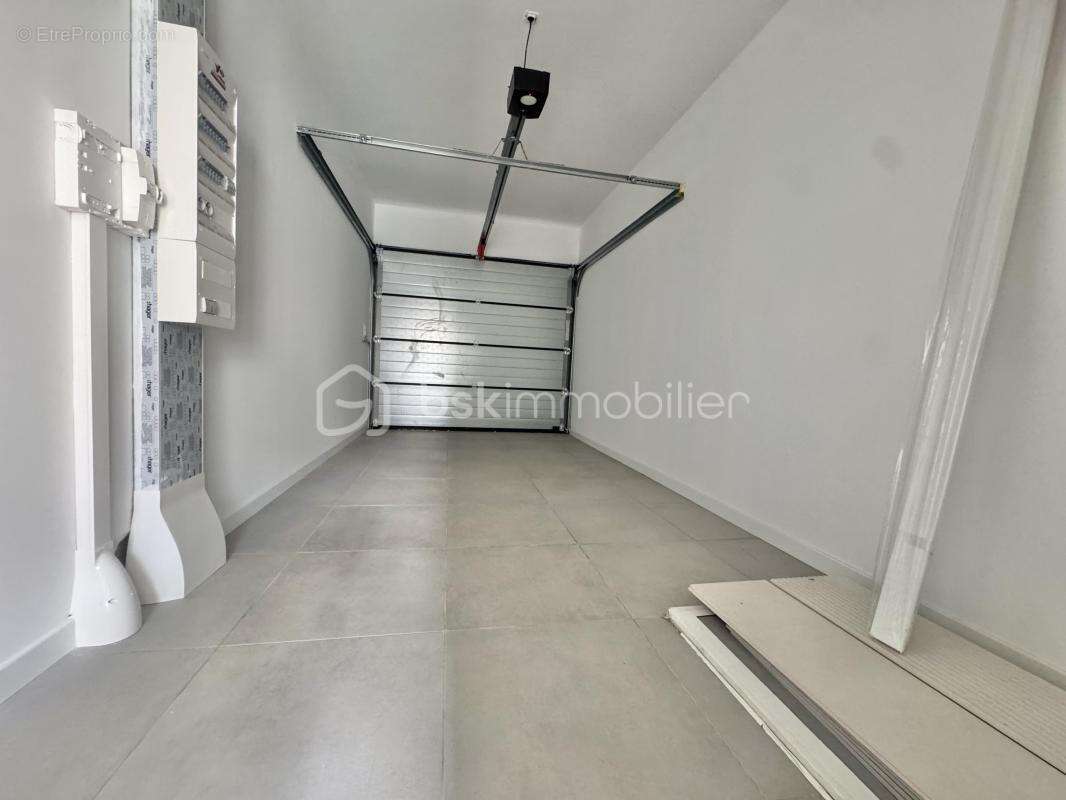 Villa contemporaine T4 de plain-pied 120m2 ,garage et piscine - photo 12