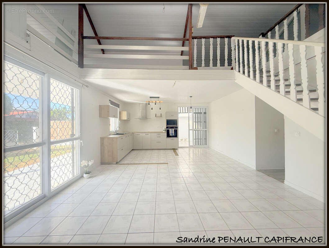 A vendre a kourou (97310) une charmante maison t5 de 106 m² - terrain de 440 m² - au prix de 318 000 € - photo 7