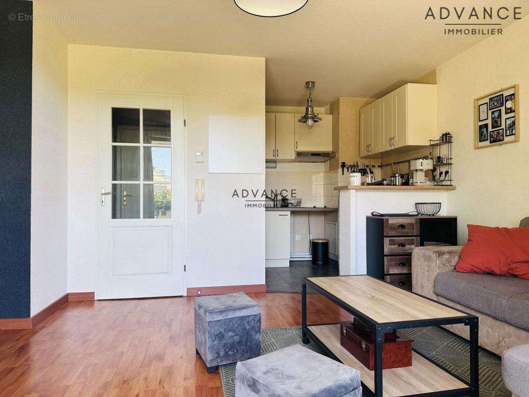 Appartement à FROUZINS