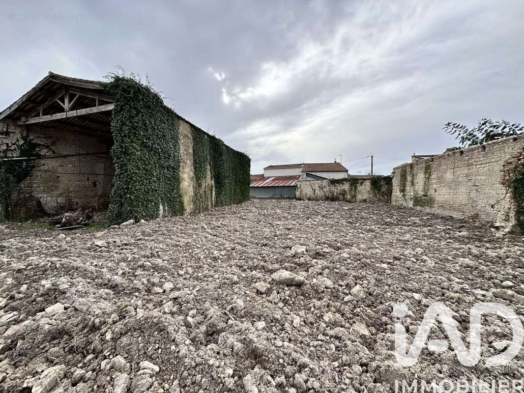 Photo 6 - Terrain à VERINES