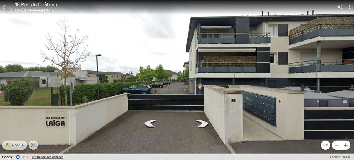 Entrée de la >Résidence - Parking à LONS