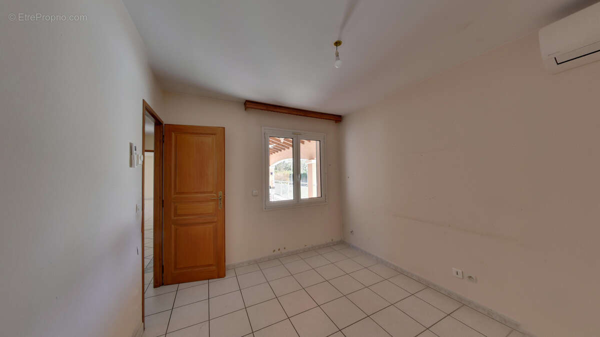 Maison à MONTELIMAR