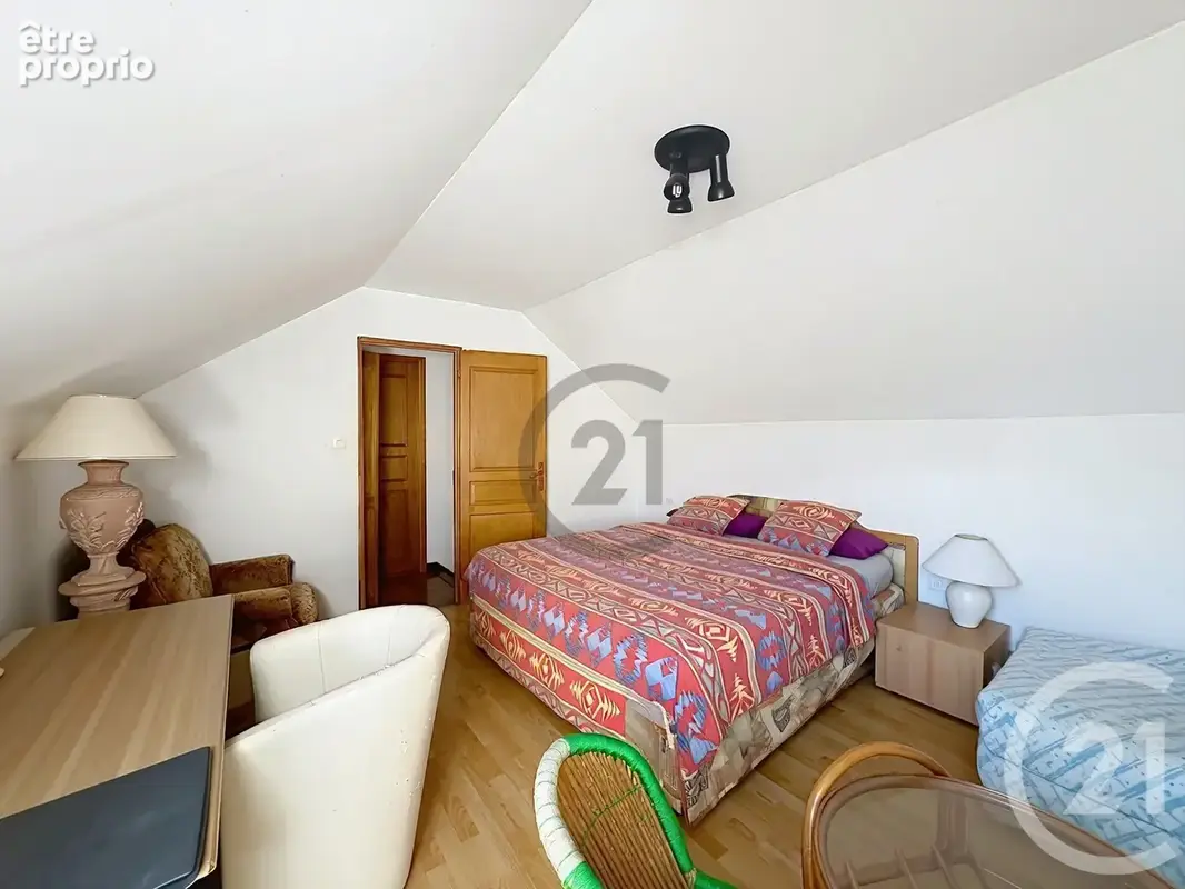 Maison 4 pièces 105 m² à vendre à Sainte-Colombe (77650) - photo 9