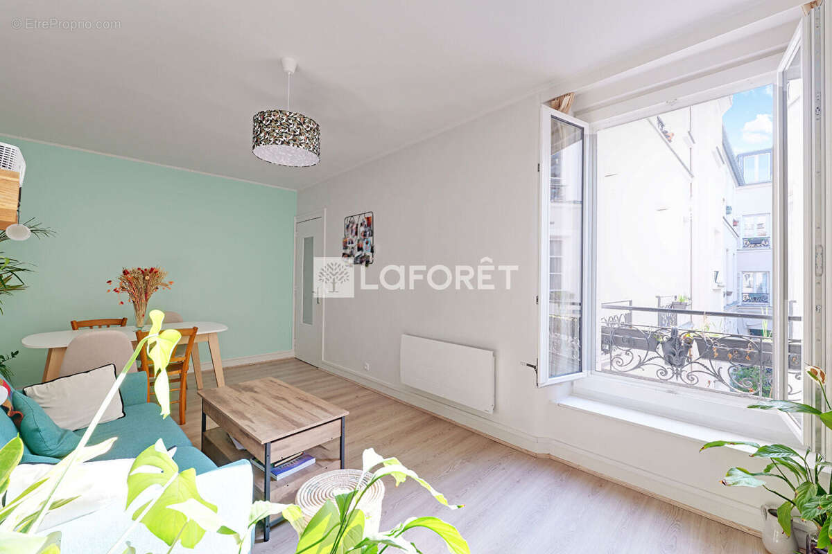 Appartement à PARIS-14E