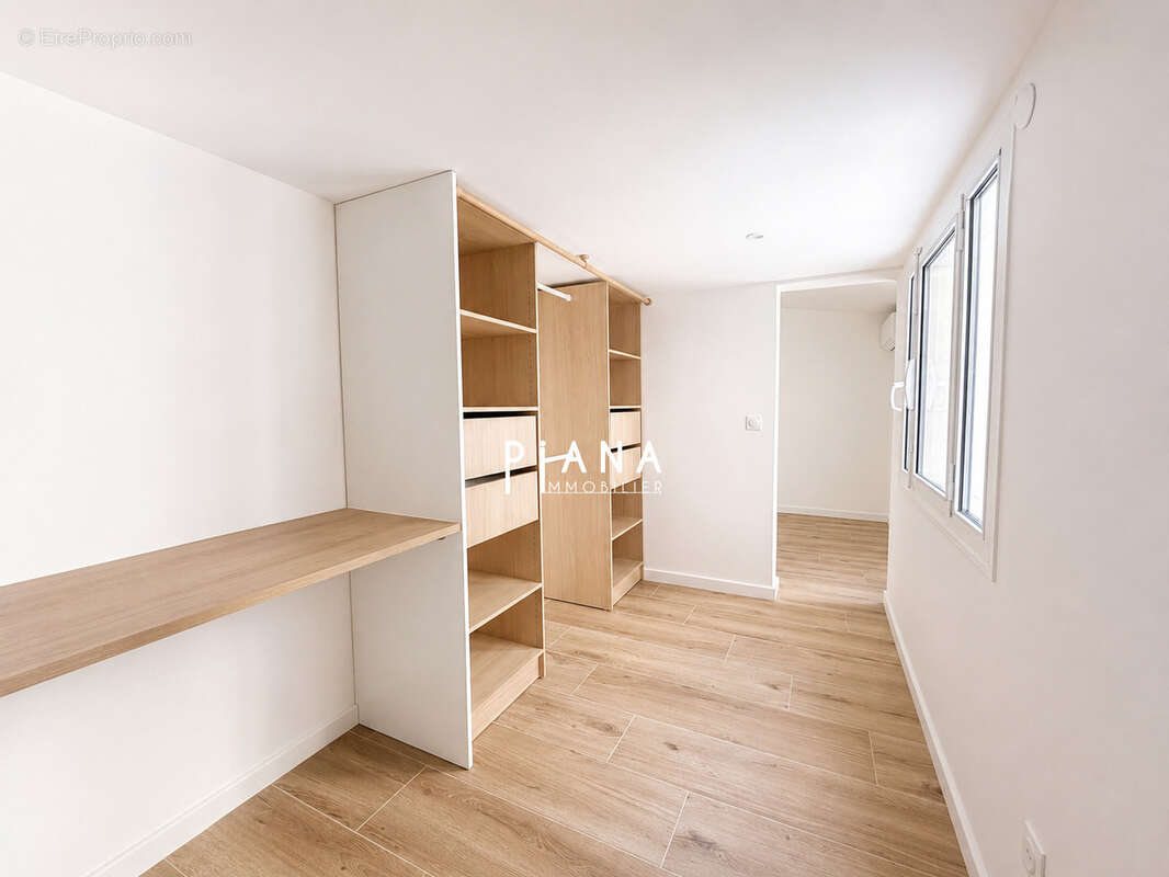 Appartement à MARSEILLE-5E