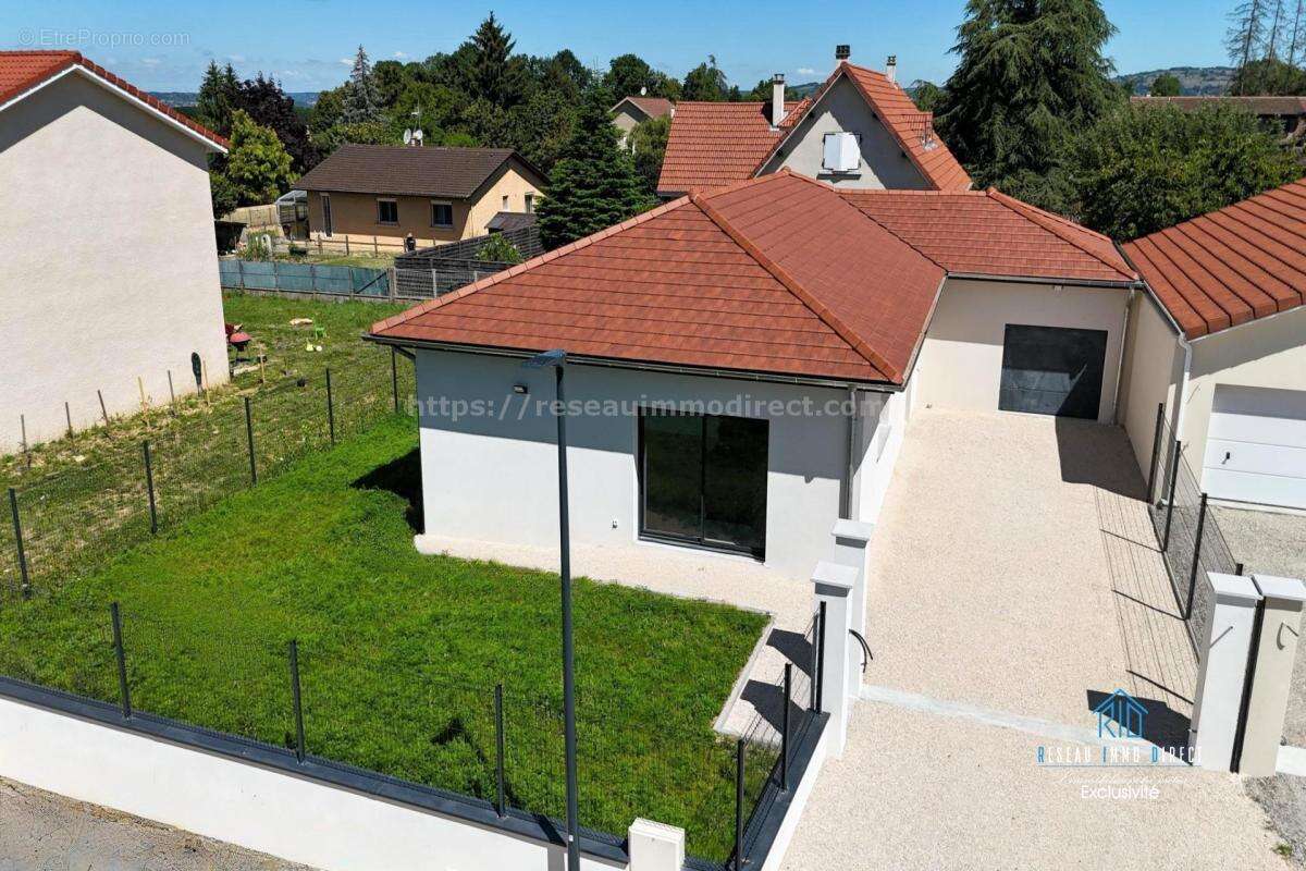 Maison à SAINT-SIMEON-DE-BRESSIEUX