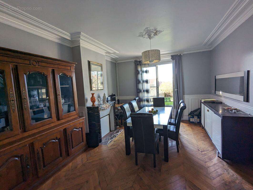 Maison à LA LOUPE