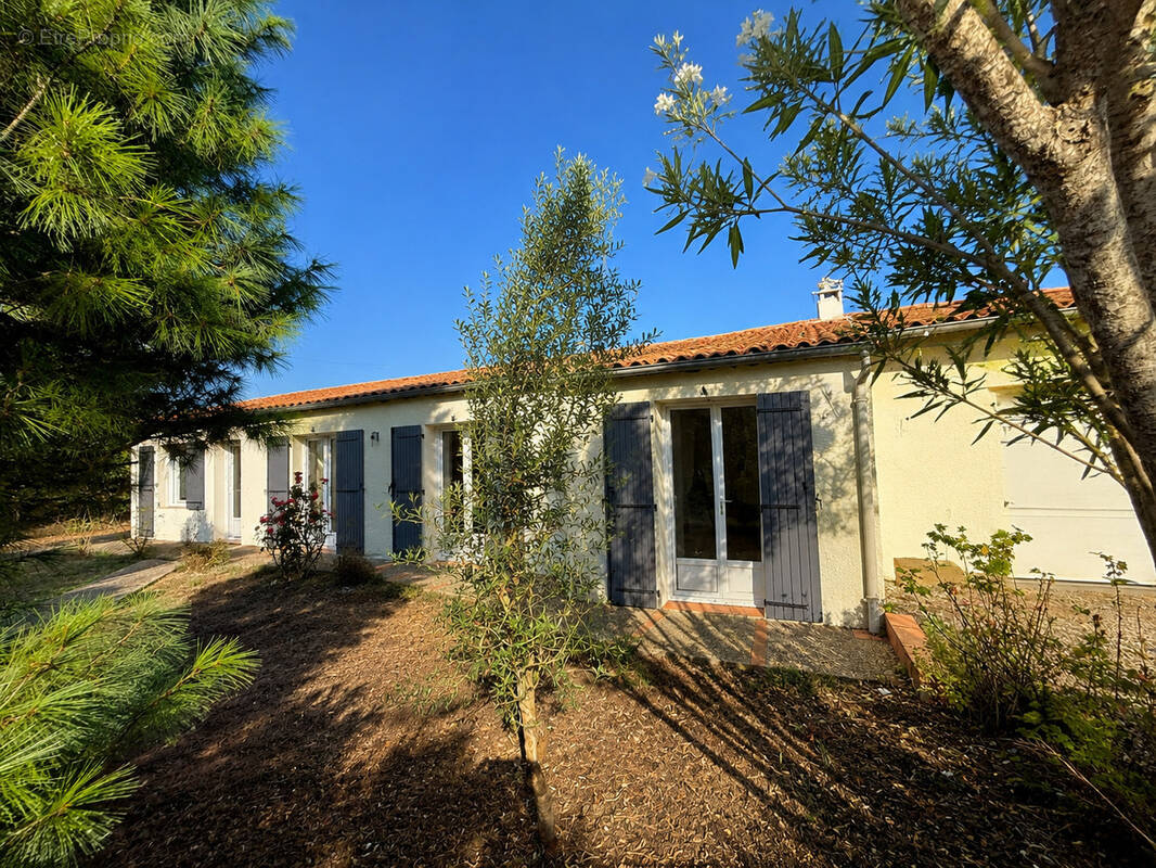 Maison à THENAC