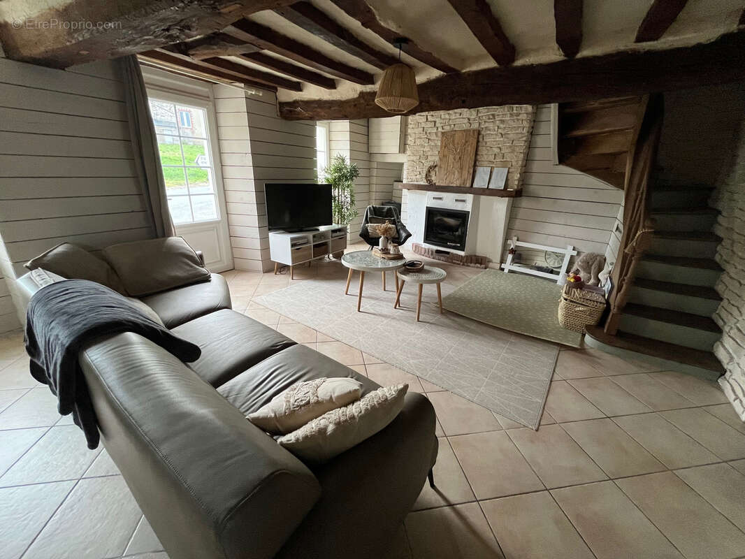 Maison à LE BOURG-D'IRE