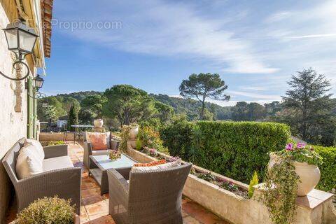 Maison à MOUGINS