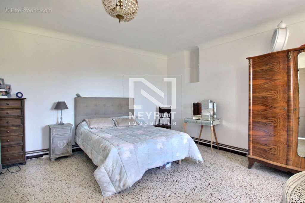 FAYENCE - Maison 150m² - Environnement privilégié - Très beau terrain - photo 7