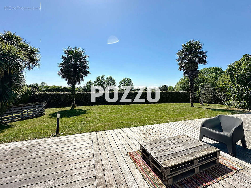 Maison à LE VAL-SAINT-PERE