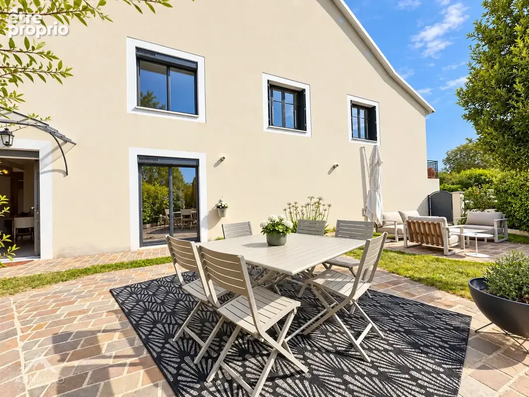 Maison 5 Pièces 148 m2 - photo 2
