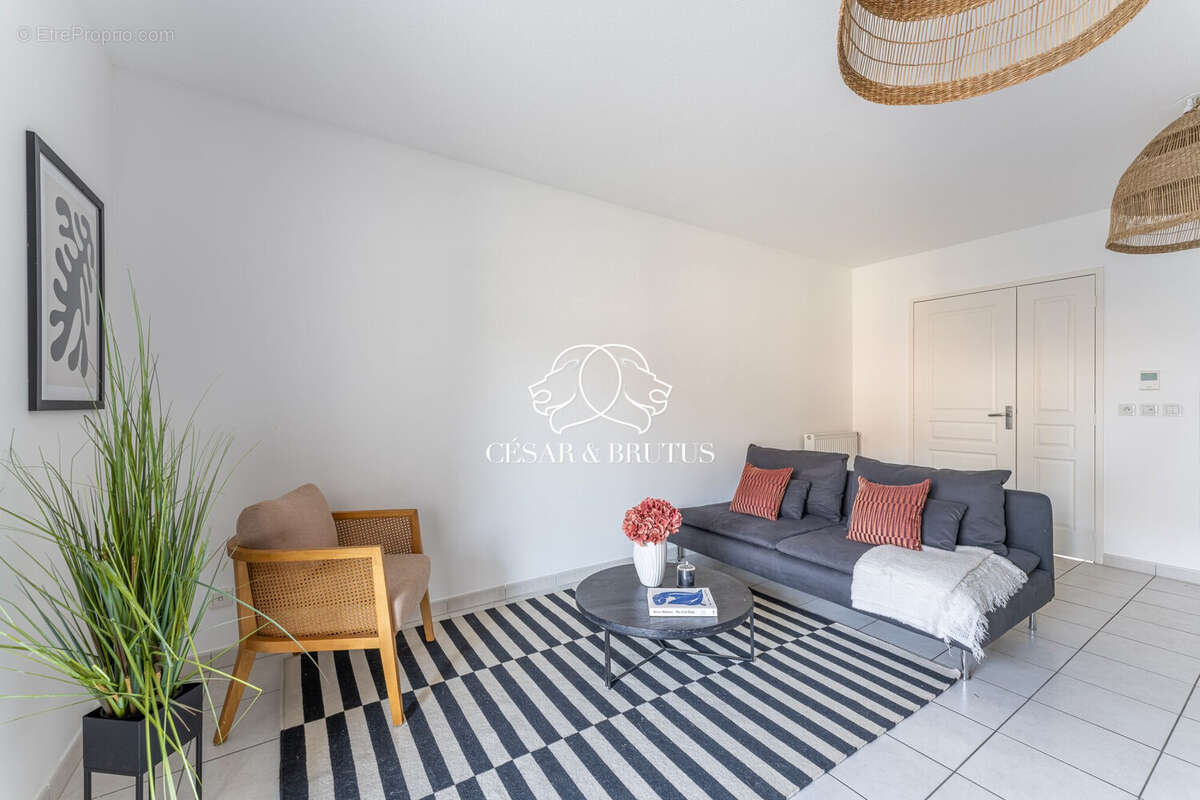 Appartement 64 m² à Venissieux  - photo 4