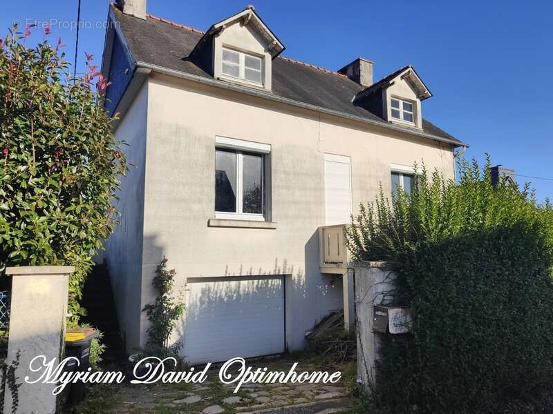 Maison à MUR-DE-BRETAGNE