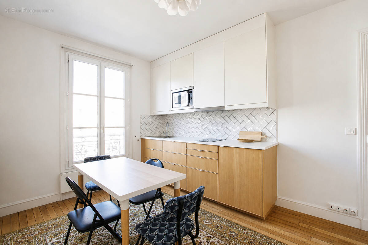 Appartement à PARIS-14E