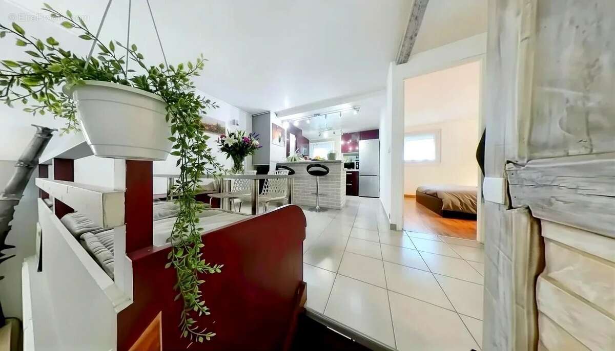 Appartement à TORCY