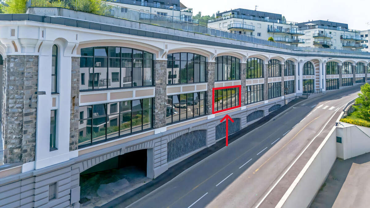 Commerce à EVIAN-LES-BAINS
