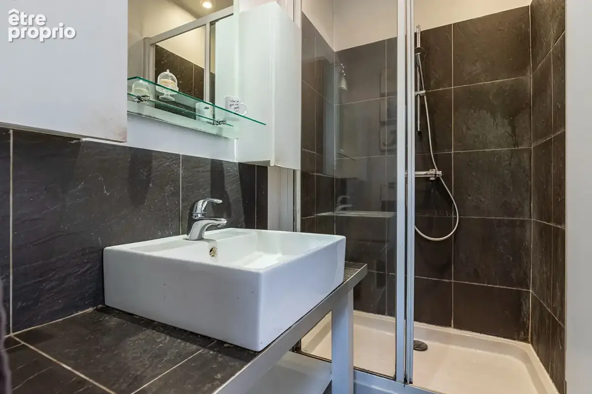 Paris XVIe - Rue Le Sueur - Appartement avec jardin privatif - photo 8