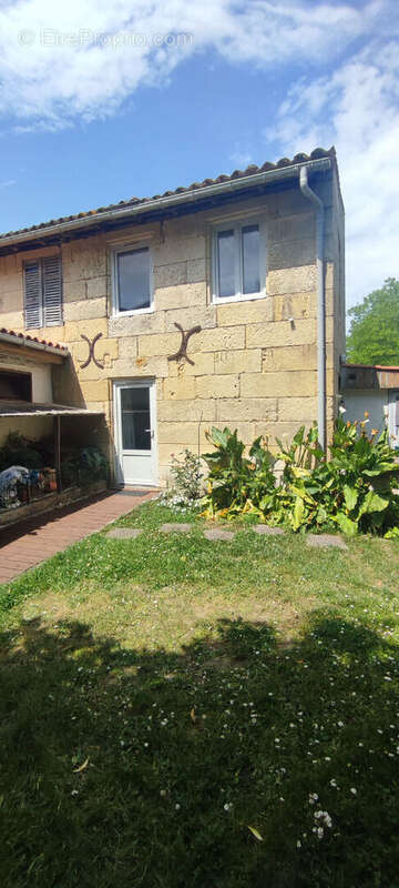 Maison à PONS