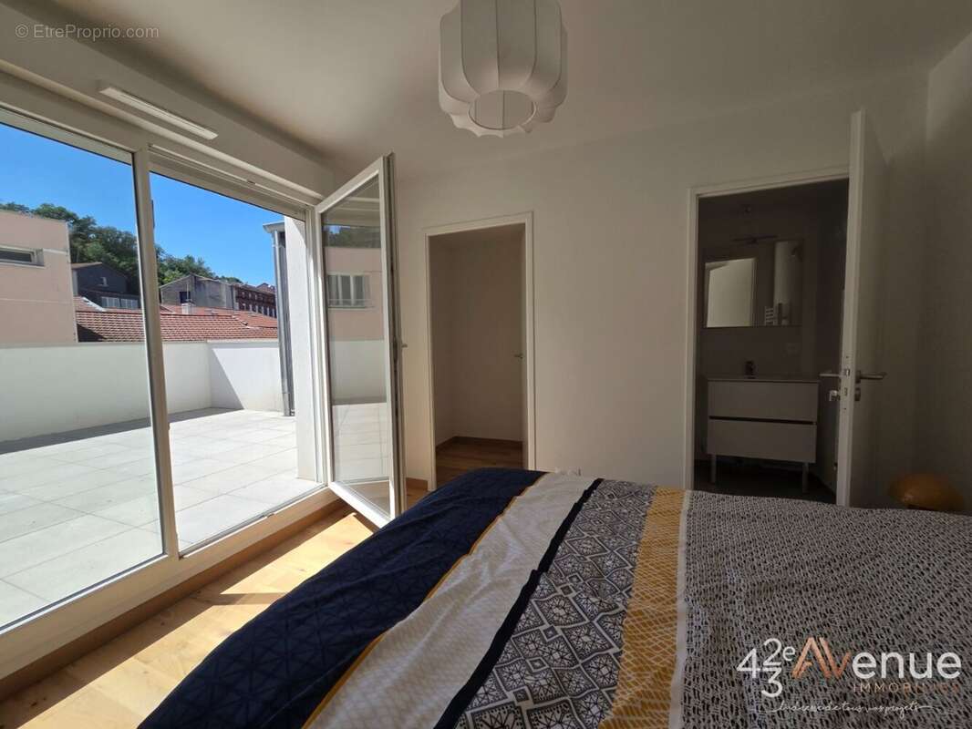 Appartement à SAINT-ETIENNE