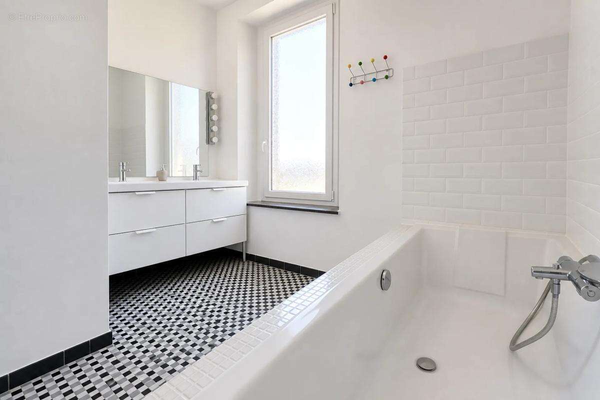 Maison T6 de 212 m² - Carcassonne - photo 13
