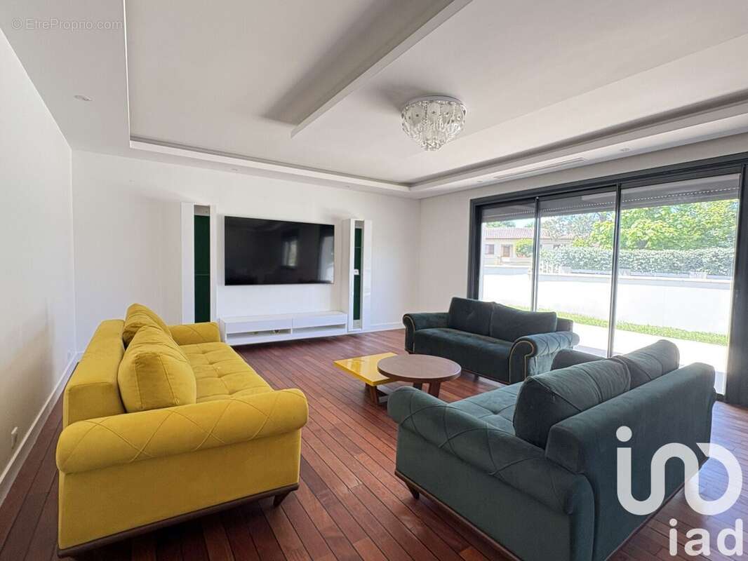 Photo 2 - Maison à MONTUSSAN