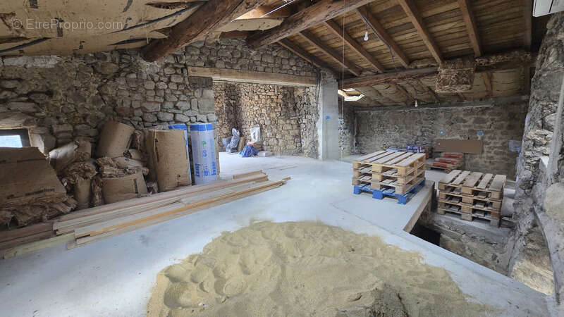 Maison à SAINT-MAURICE-EN-CHALENCON