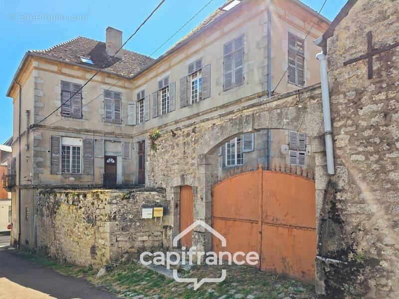 Maison à LORMES