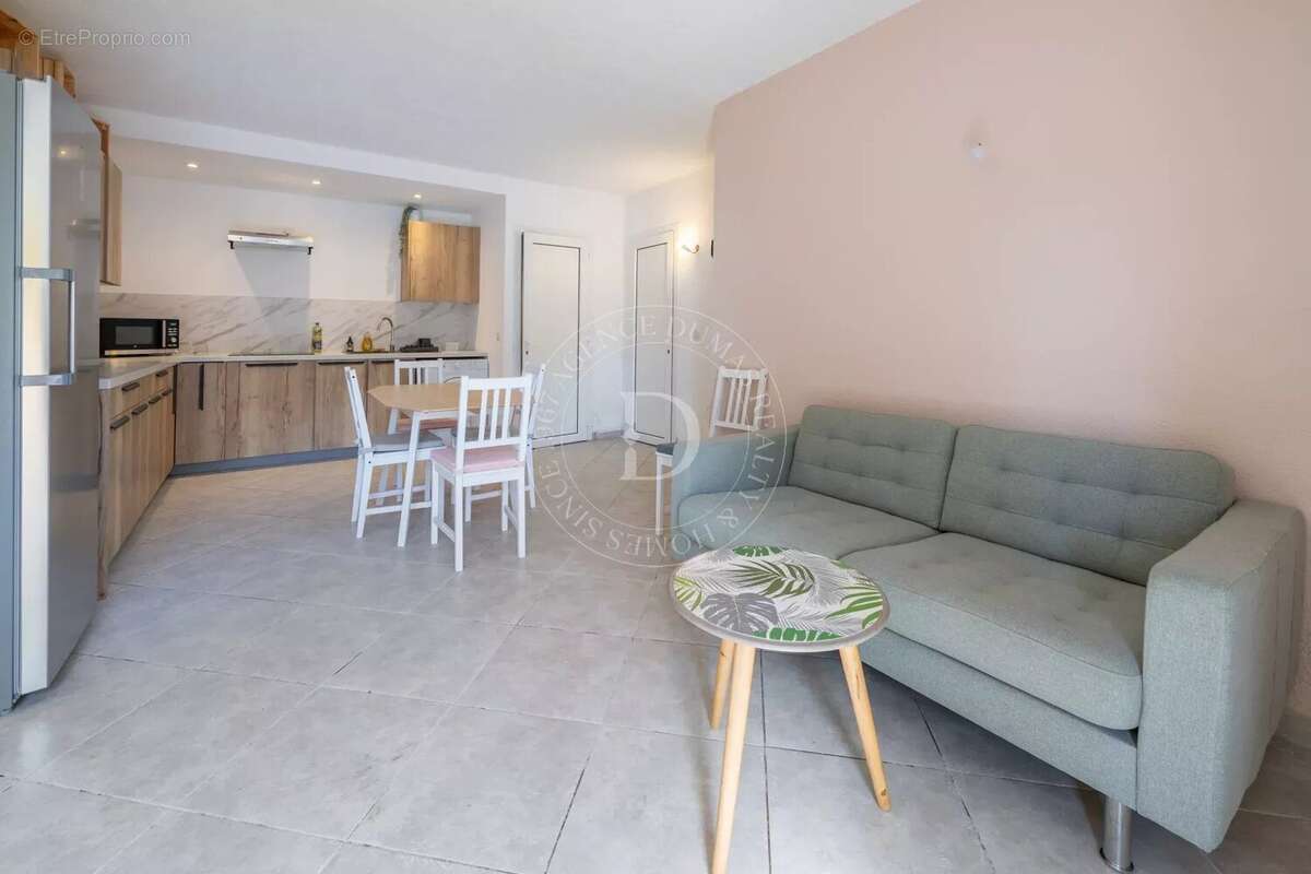 Saint-Laurent-du-Var – 5 pièces en rez de jardin - photo 2