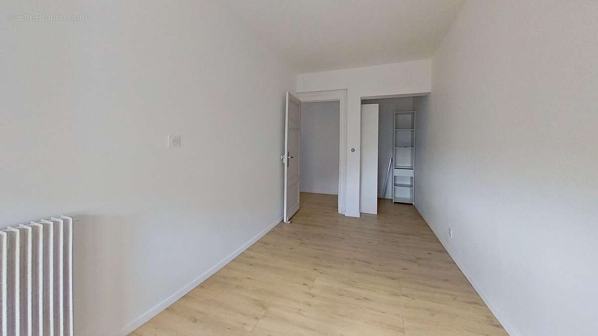 HYPER CENTRE AGEN – Appartement 115 m² entièrement rénové – 3 chambres – Petite copropriété - photo 14