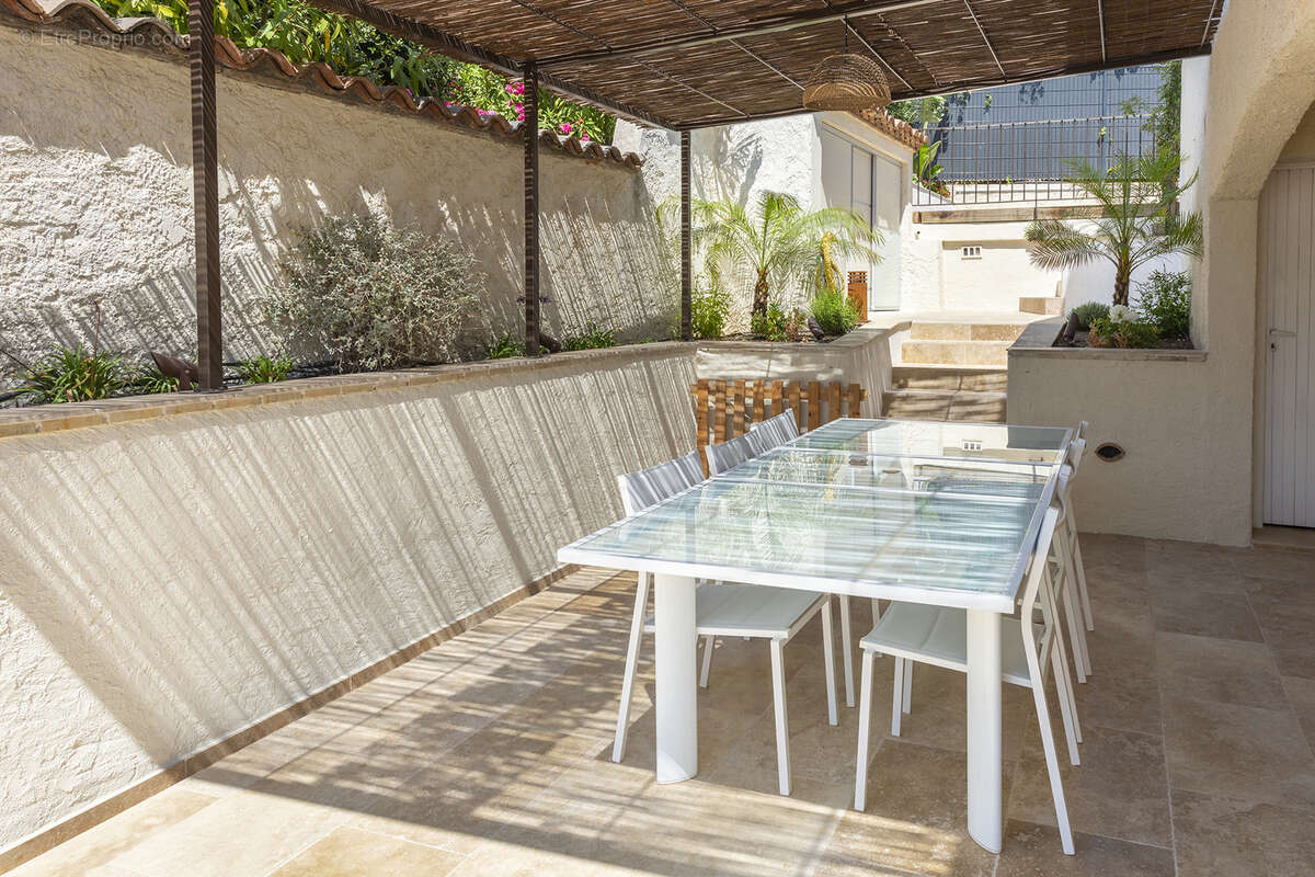 Maison à LES ISSAMBRES