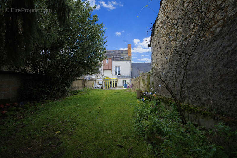 Maison de ville 5/6 pièces à vendre à CHATELLERAULT (86) - photo 2