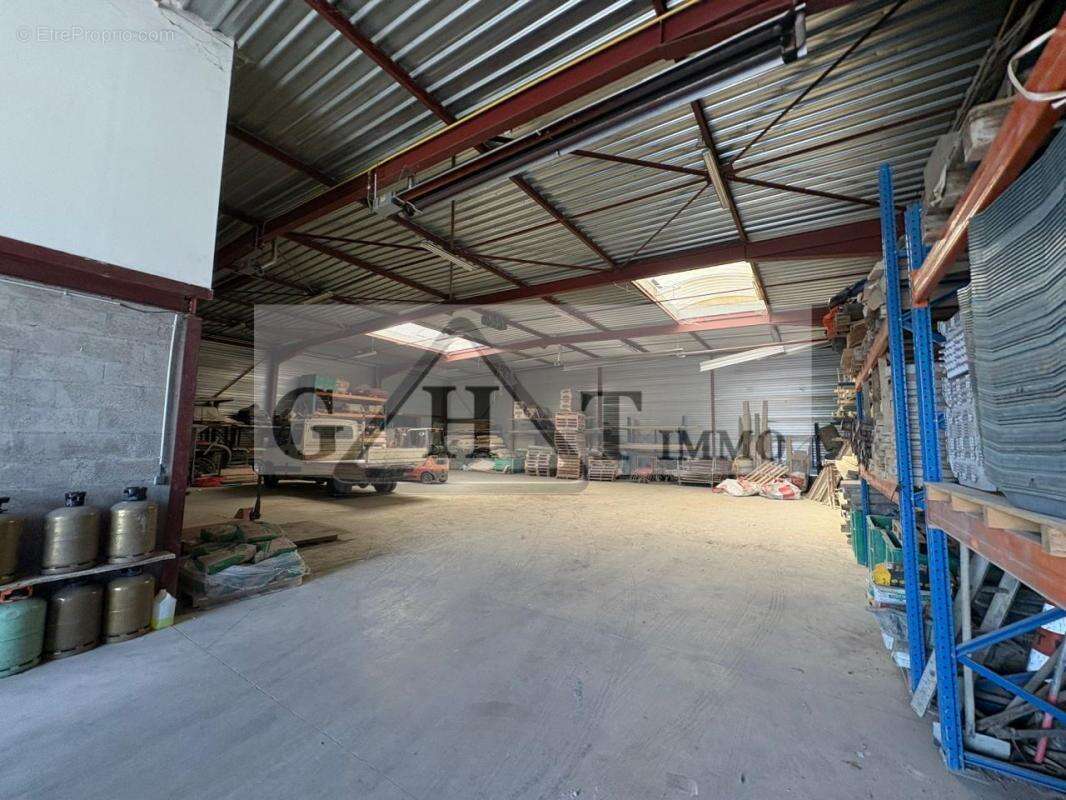 Commerce à VERT-SAINT-DENIS