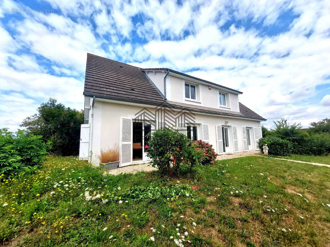Maison à ANGERVILLE-LA-CAMPAGNE