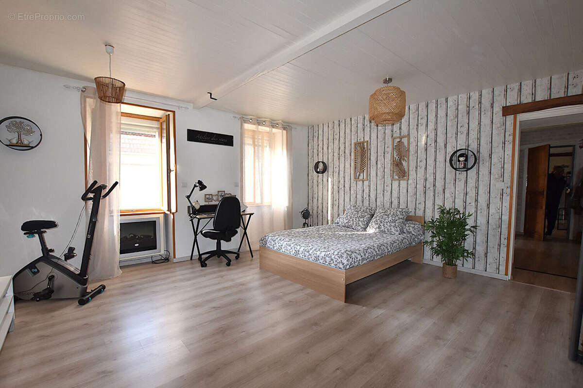 Maison à JALIGNY-SUR-BESBRE