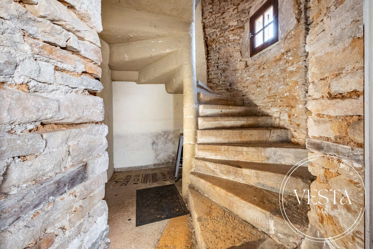 Maison 94 m² à Selongey  - photo 6