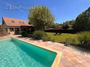 Maison à SAINT-NOM-LA-BRETECHE