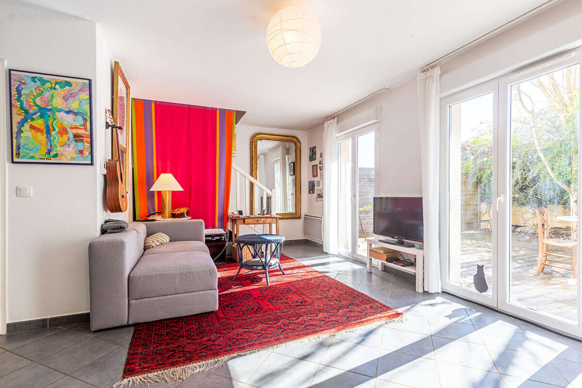 Agence immobiliere laforet - exclusivite - "filao" - la-balme-de-sillingy - maison jumelee de 82,74 m² - terrasse - garage - pla - photo 2