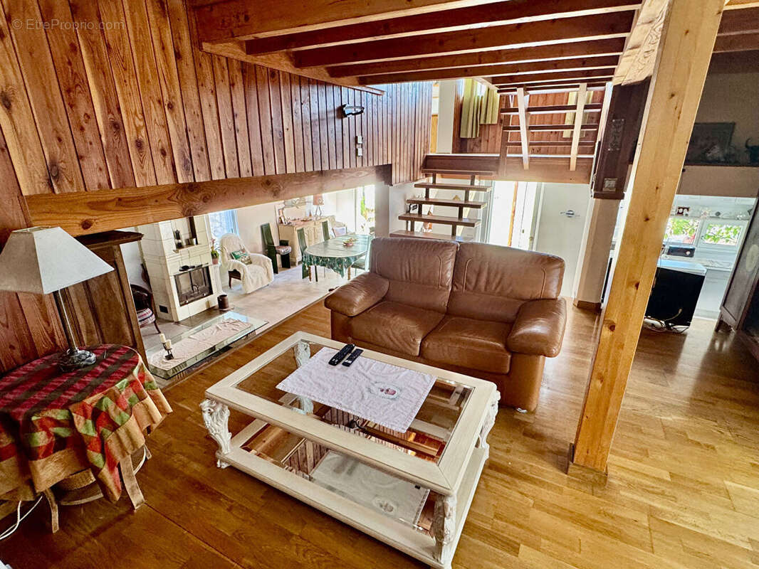PERIGNAT-ÈS-ALLIER / Maison d'architecte ossature bois au calme avec terrain piscinable  ! - photo 6